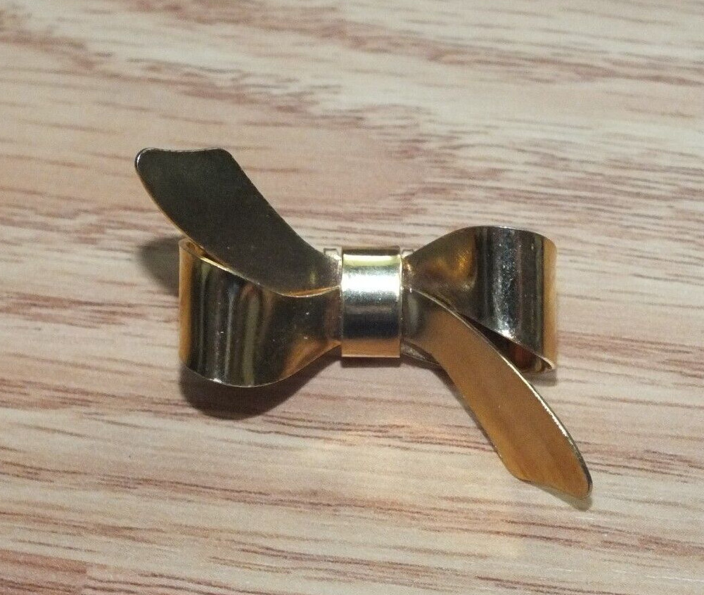 Vintage Gold Tone Thin Metal Bow Collectible Women\'s Brooch Lapel Pin