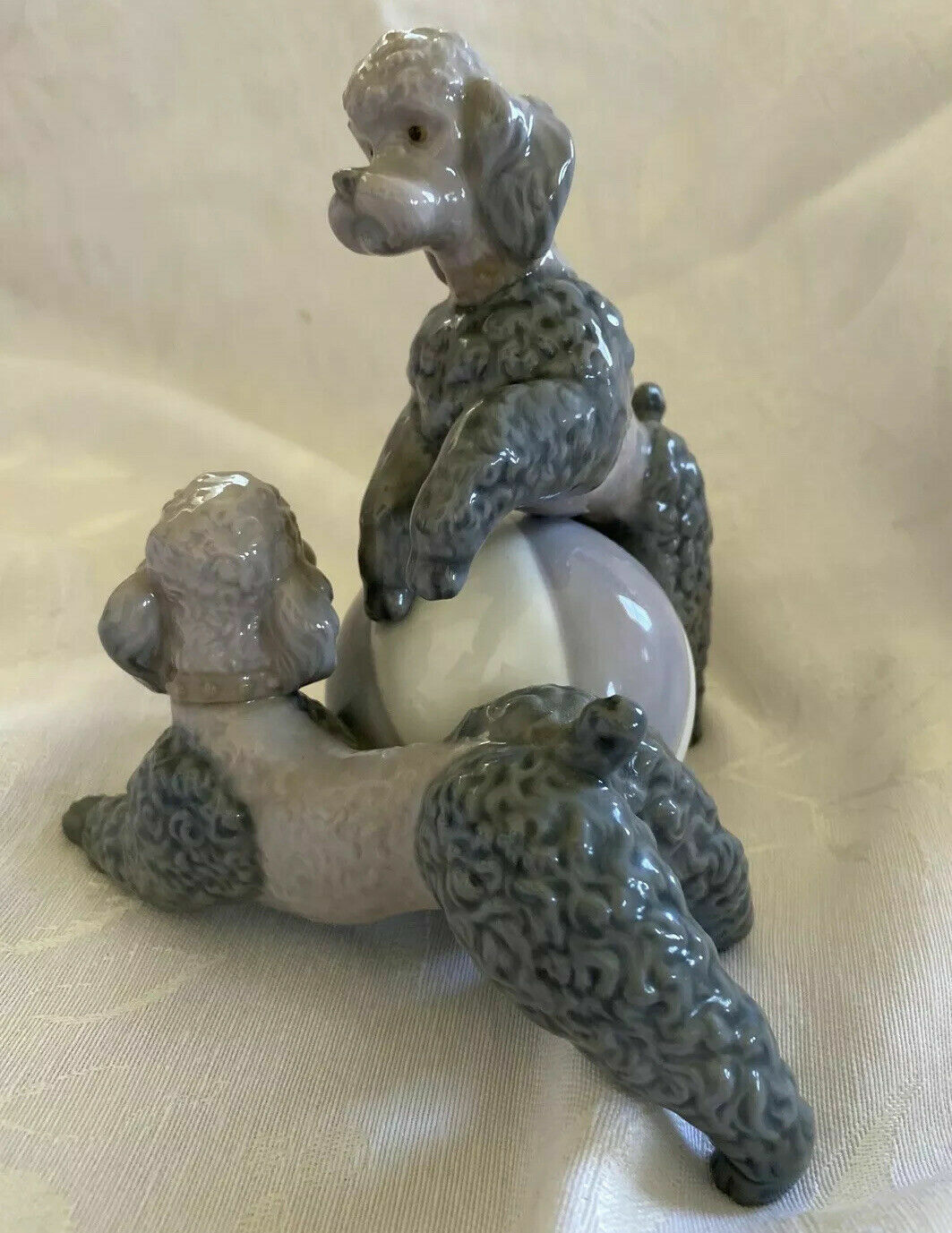 LLADRO POODLE WITH BALL **ADORABLE*** LLADRO POODLE WITH BALL **ADORABLE***