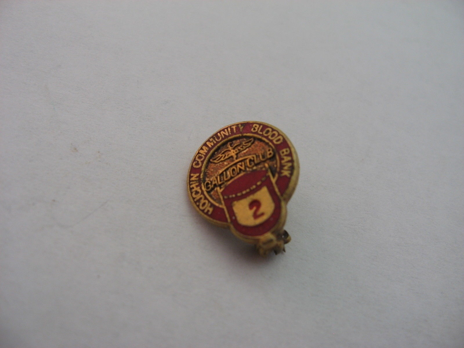 Vintage Houchin Blood Bank 2 Gallon Donor Club Award Enamel Lapel Pin