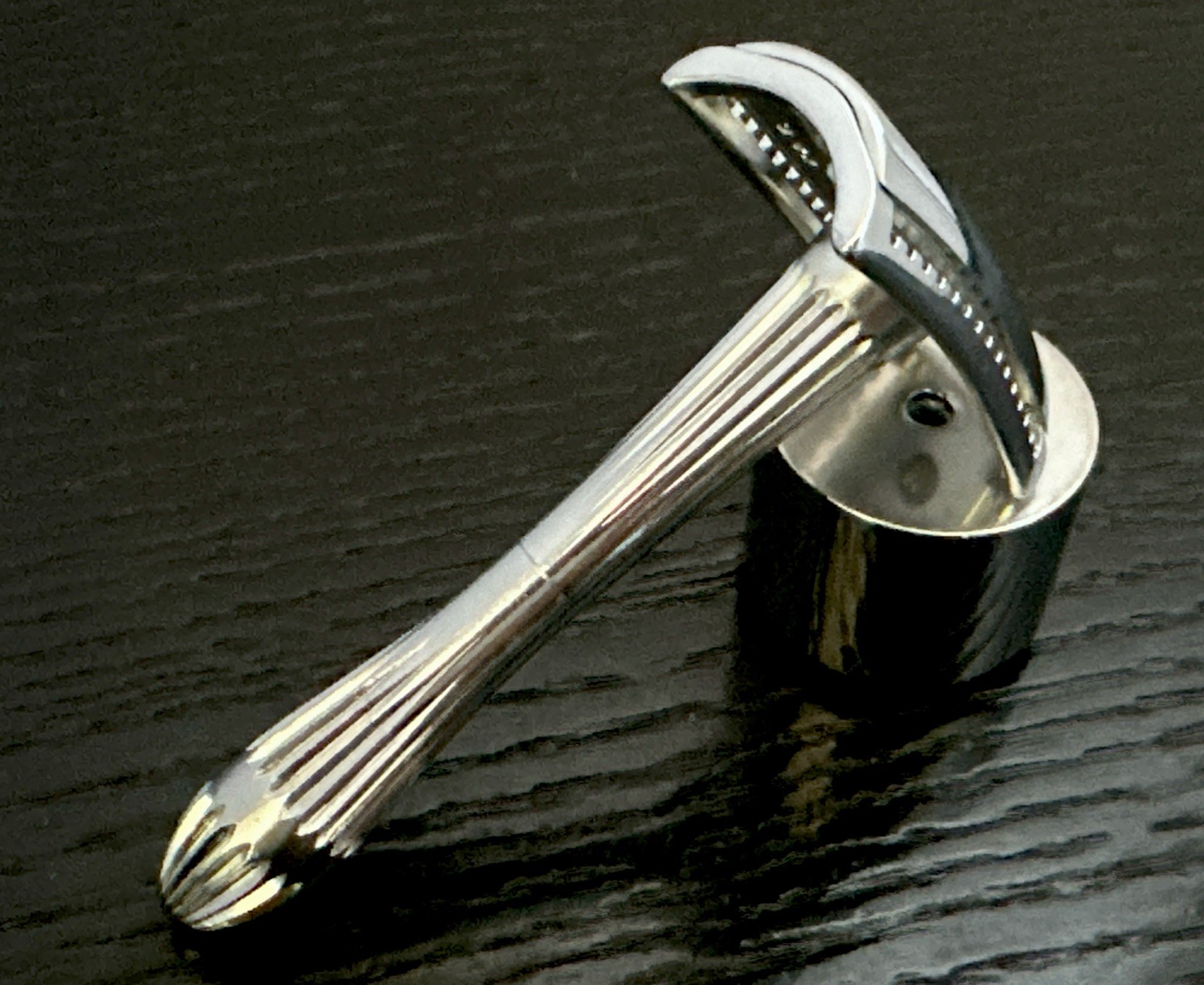 RARE 1946 Lady Pomco DE Safety Razor/Curved Cap/Ribbed Guard/Three Piece