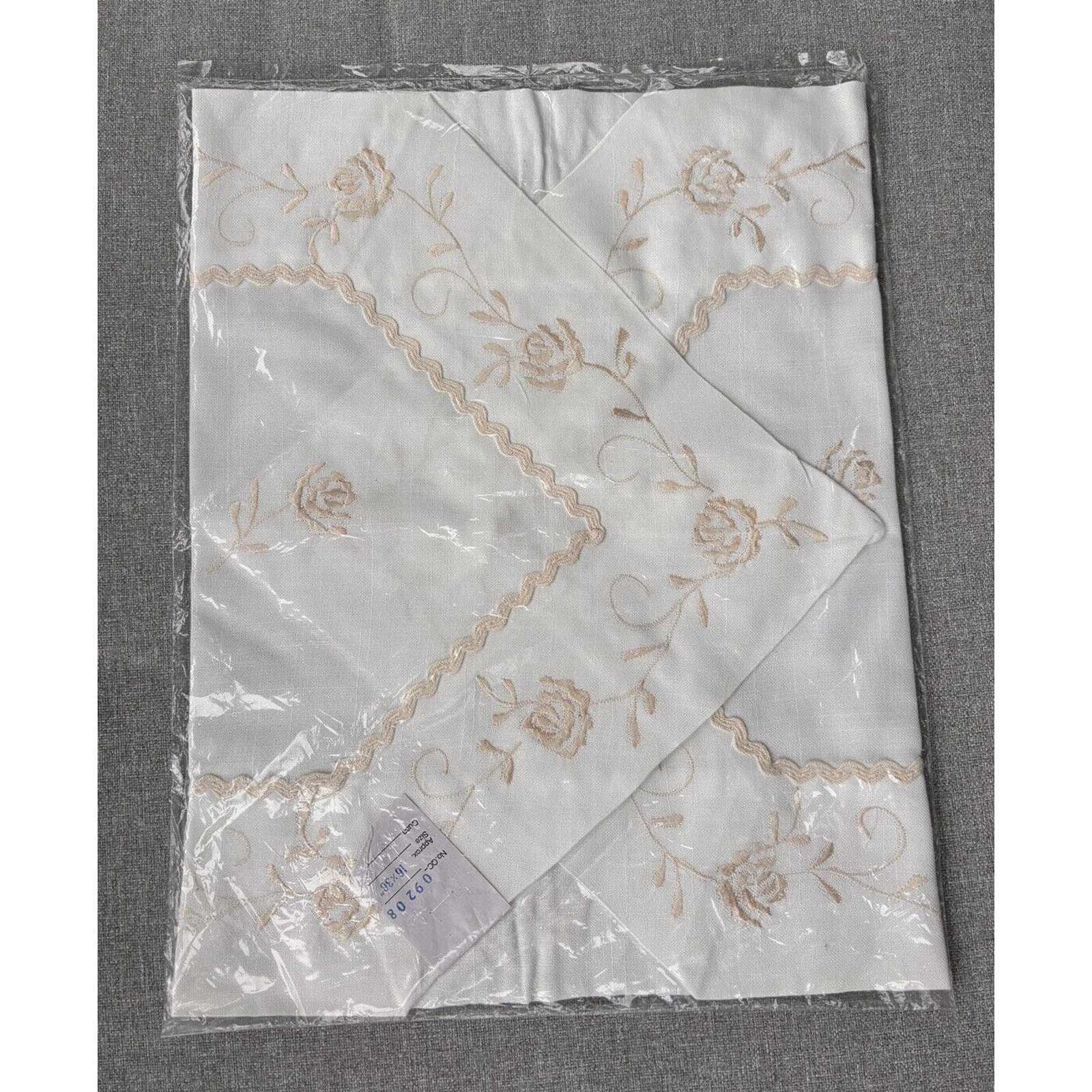 Vintage New White Hand Embroidery Linen Table Runner Dresser Scarf 16x36 Floral