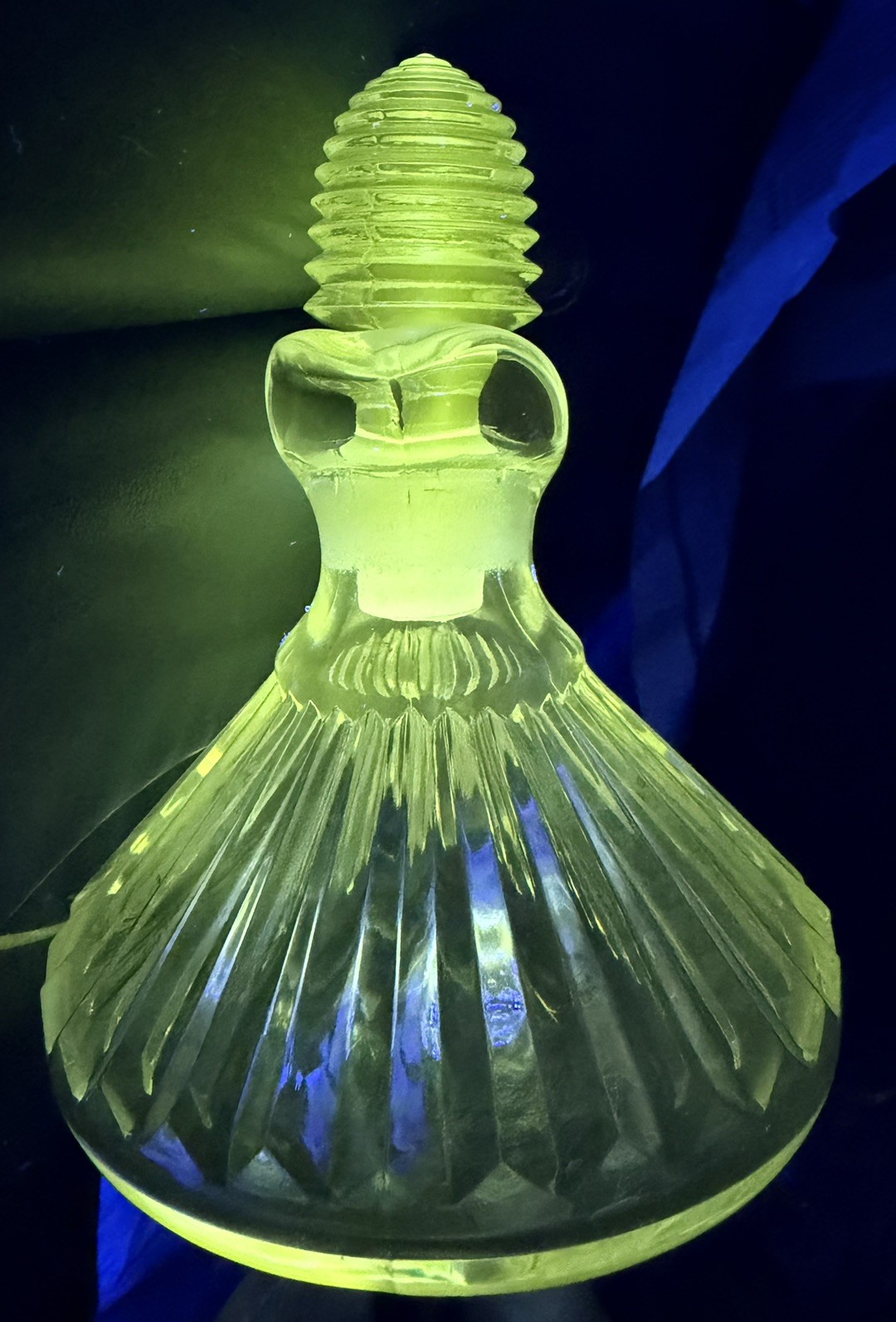  Heisey Ridgeleigh  Cruet #1469, w/Beehive Stopper 1939-44 365 UV reactive