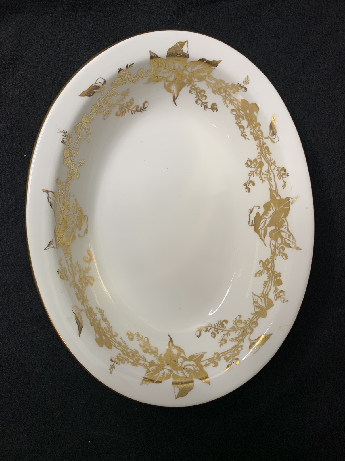 Minton “Lothian” Bone China (England) Gold Gilt Serving Bowl 9”x7”x2” c.1950s