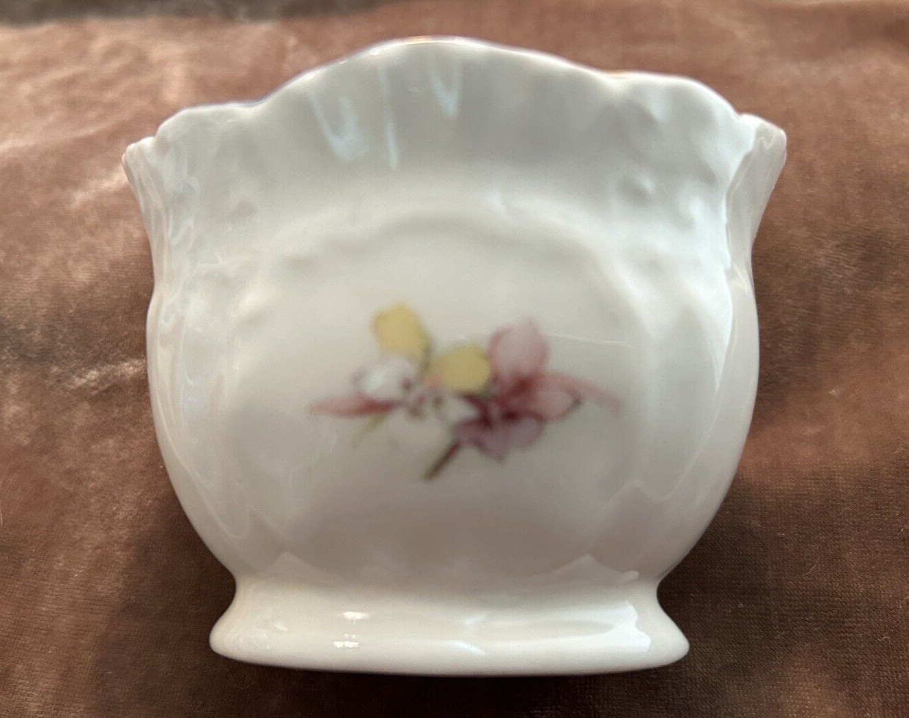 Vintage Open Sugar Bowl ~ Scallop Gold Trim Rim w/ Yellow & Lavender Floral Vintage Open Sugar Bowl ~ Scallop Gold Trim Rim w/ Yellow & Lavender Floral