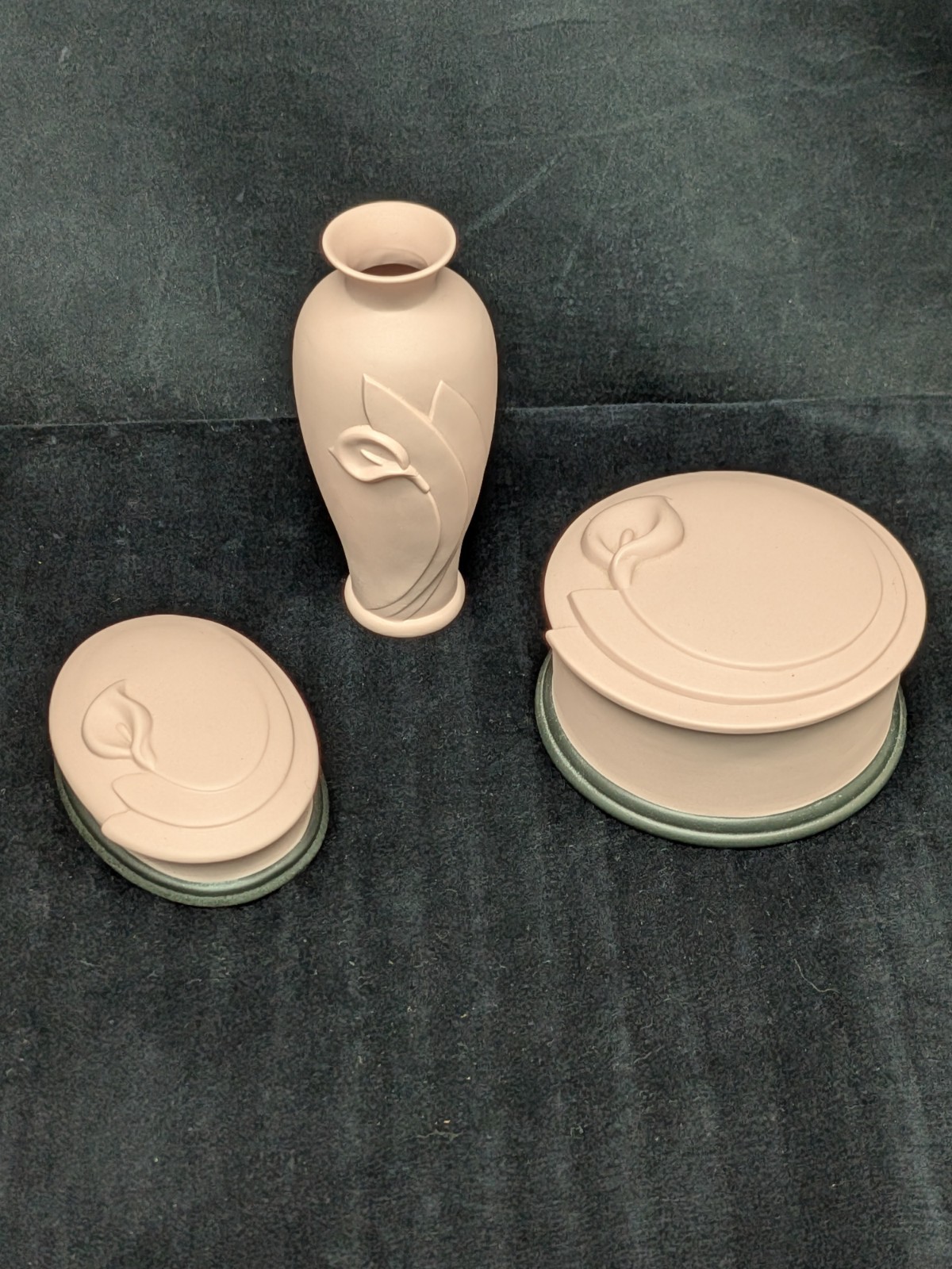Vtg 80s Glam Vanity Set Powder Box Trinket Box Vase Pink Calla Lilly Japan
