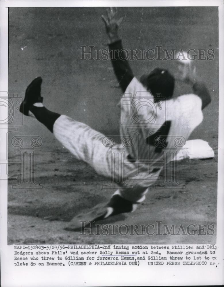 1956 Press Photo Philadelphia Phillies' Solly Hemus Out at Second - nes00883 1956 Press Photo Philadelphia Phillies' Solly Hemus Out at Second - nes00883