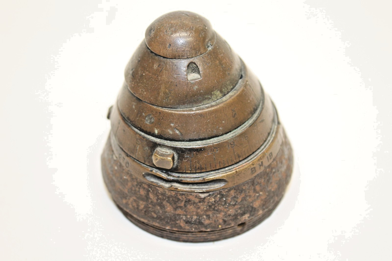 Antique WW1 British Brass Artillery Shell Fuse Timer Nose Cone -model 1907M Antique WW1 British Brass Artillery Shell Fuse Timer Nose Cone -model 1907M