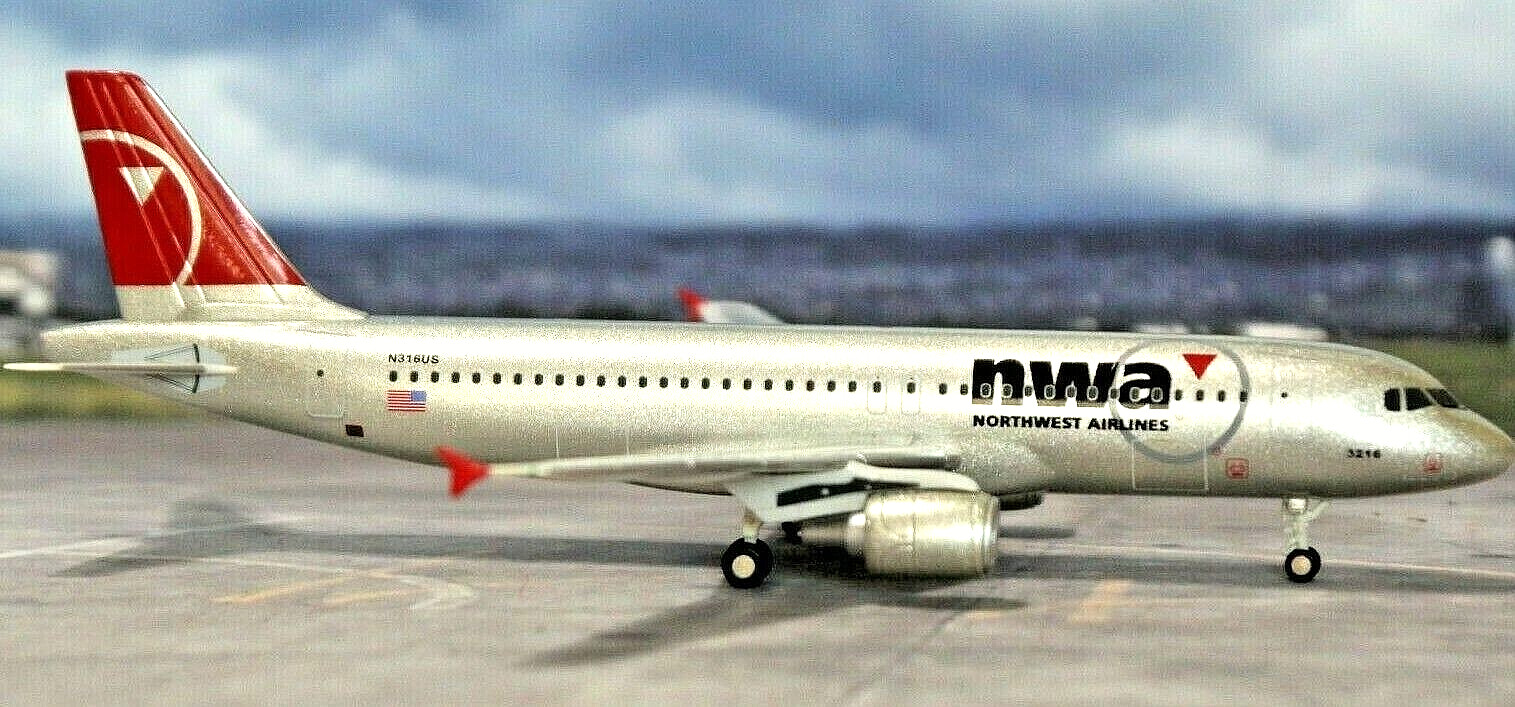 Star Jets Platinum Series   Airbus A320  Northwest Airlines  1:200 Scale