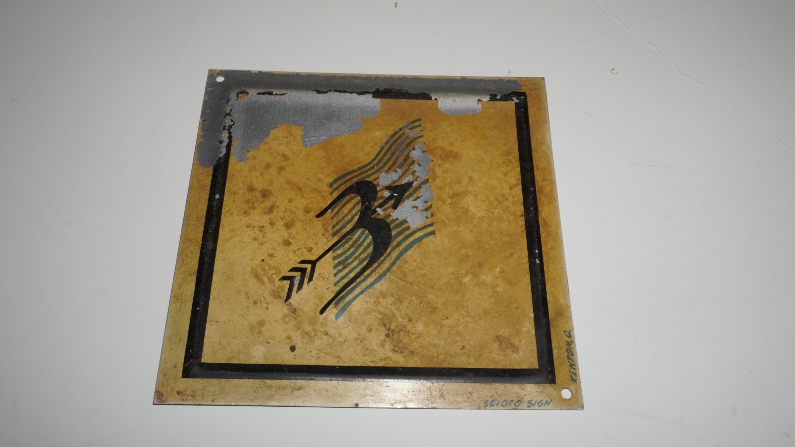 Vintage 1950\'s Painted Metal Stylized Bow & Arrow Metal Sign Scioto 5”
