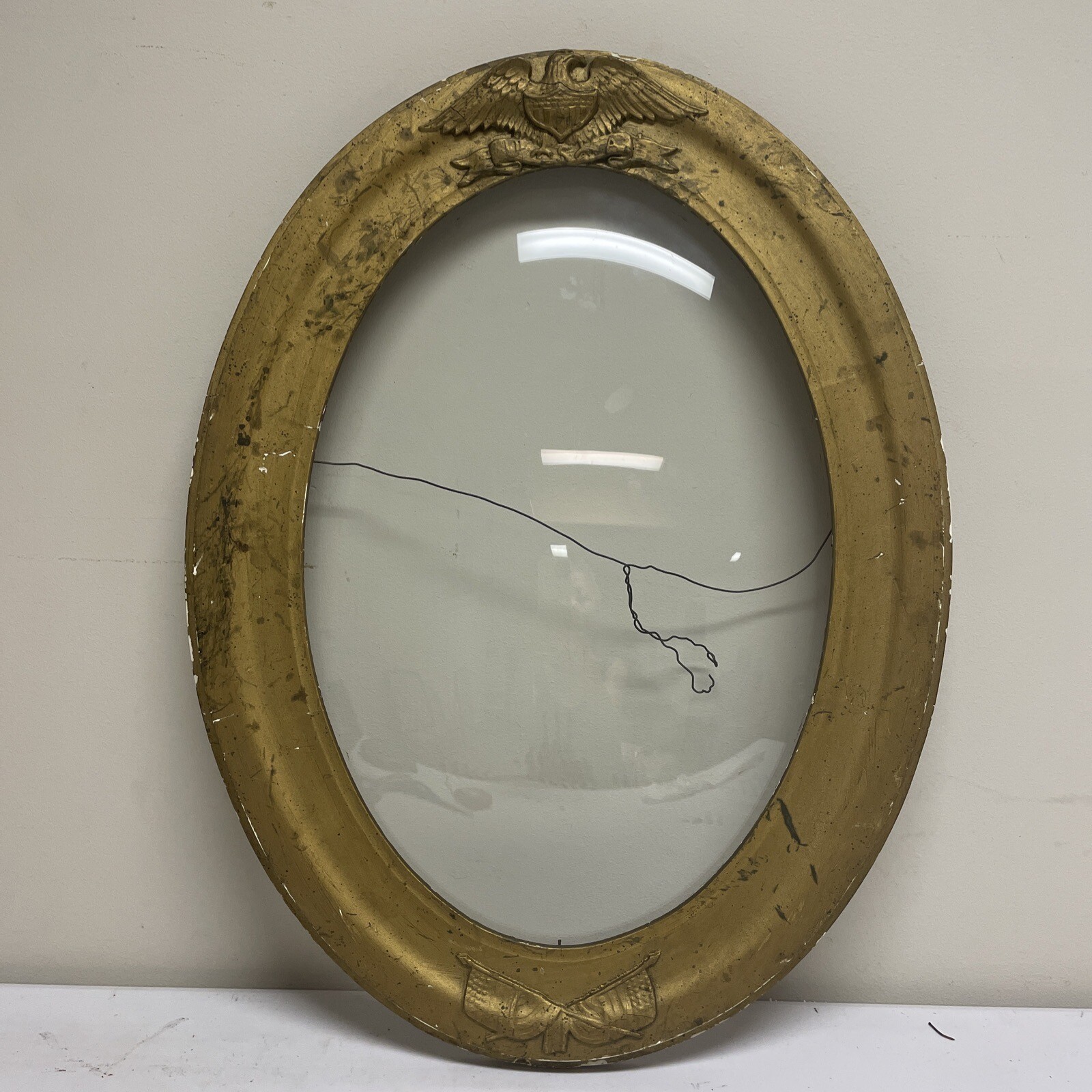 RARE: Antique Federal Eagle & Flags Oval Photo Frame Gilded Wood with Dome Glass