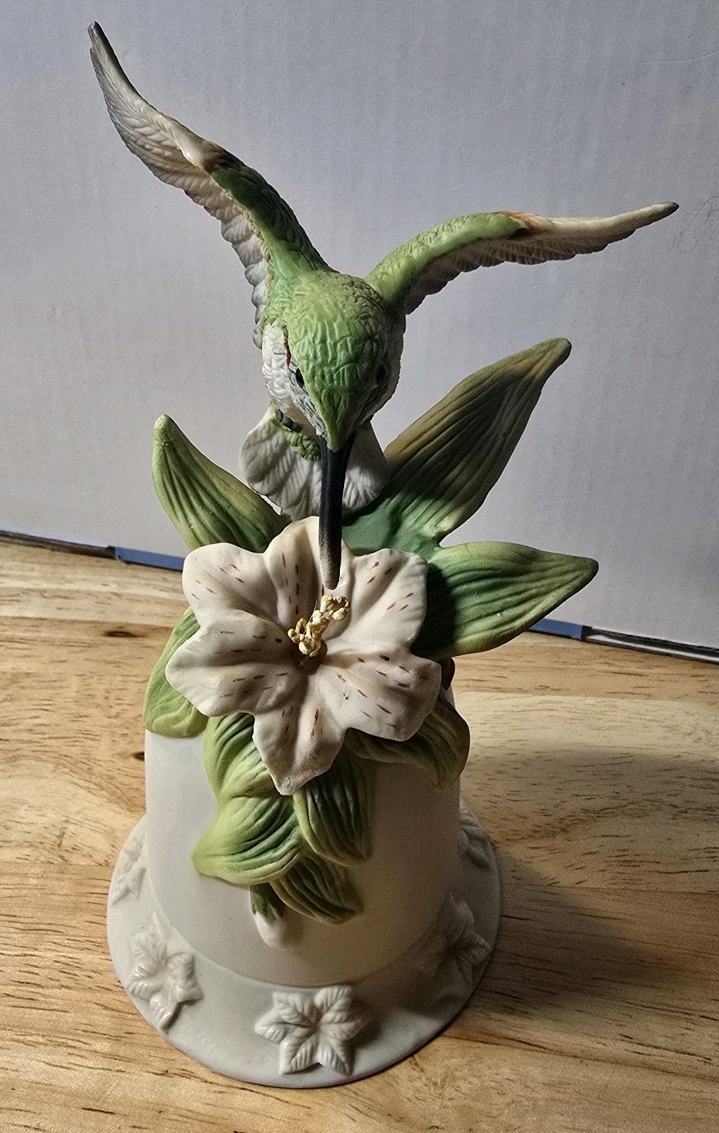 Seymour Mann 1996 Hummingbird Lily Flower Porcelain Bell 6\