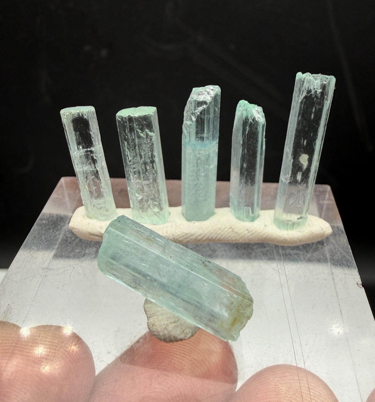 Beautiful 6 Pieces Sky Blue Aquamarine Transparent and Terminated Crystal 25 CTS