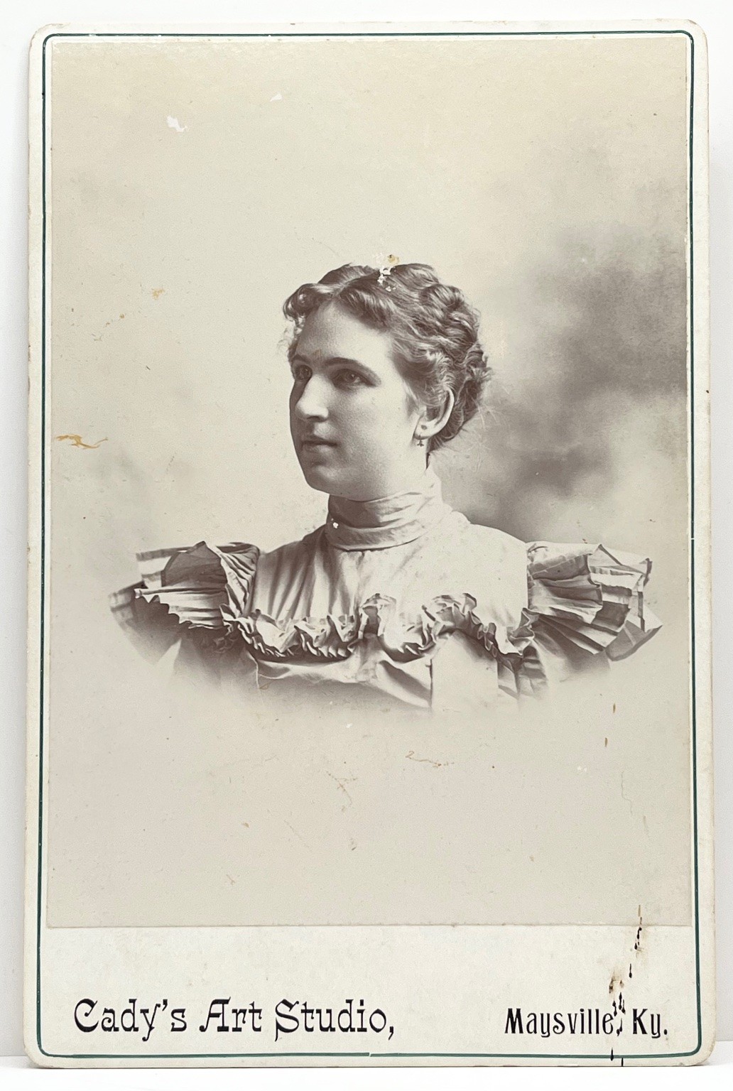 1890s Antique Photo Maysville Kentucky Woman Cady\'s Studio Cabinet Card