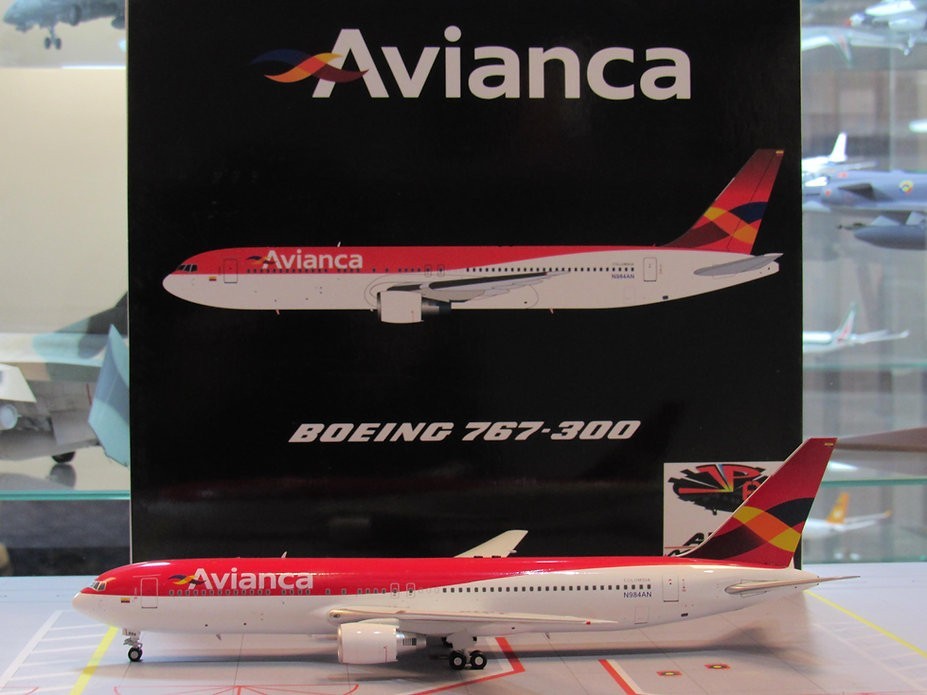 Avianca / Boeing 767-300 / N984AN / JP60-AV-763-84 / 1:200 *LAST PIECES*