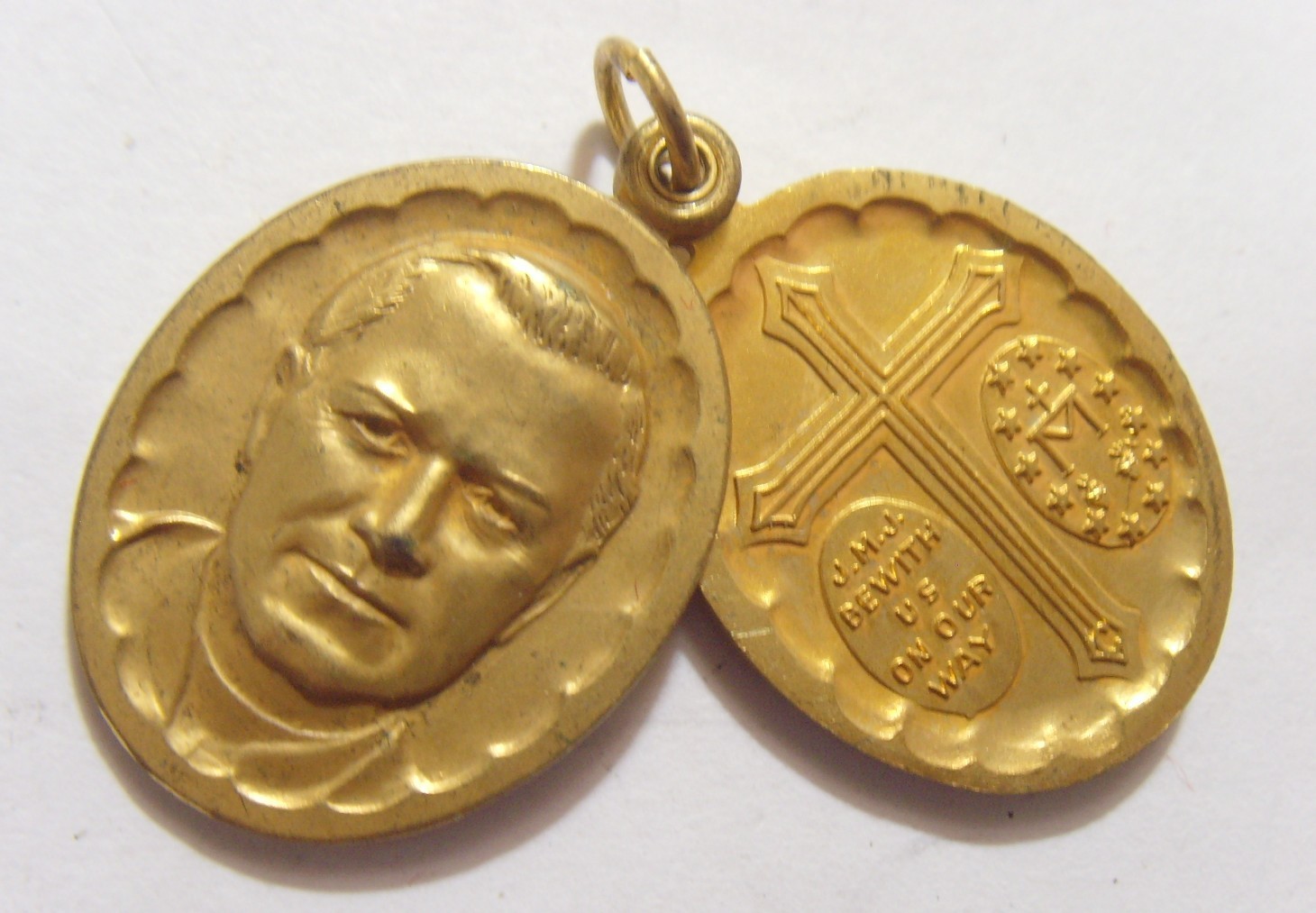 1954 antique gold tone religious catholic Saint Pius x double pendant 55099