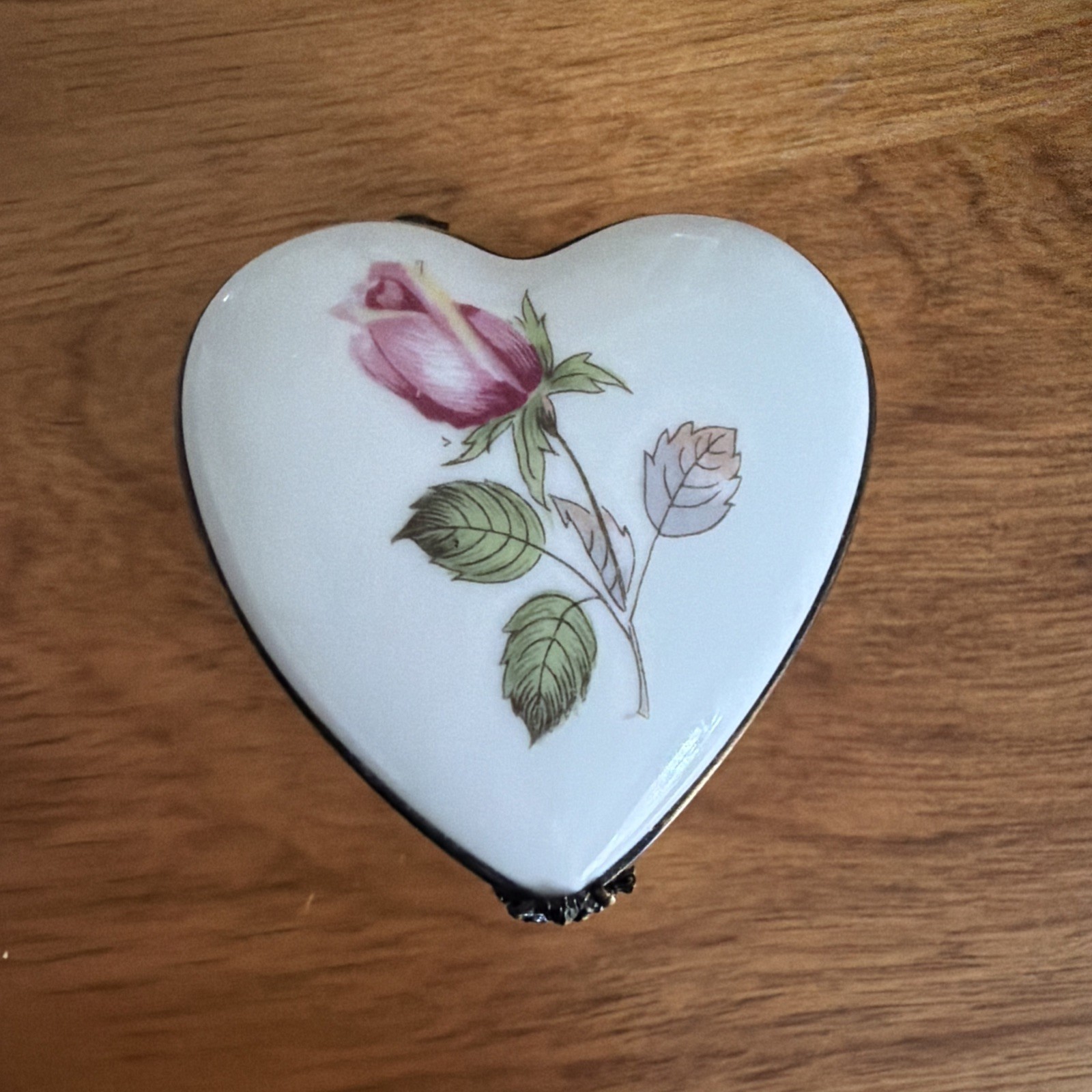Vintage Rochard Limoges France Porcelain Heart Shaped Trinket Box Vintage Rochard Limoges France Porcelain Heart Shaped Trinket Box