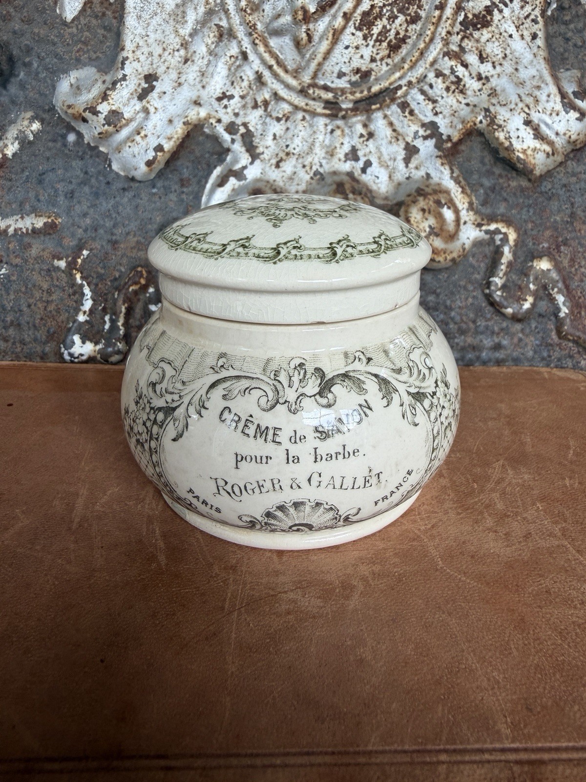 Antique Roger & Gallet Creme de Savon pour La barbe French Advertising Pot c1889