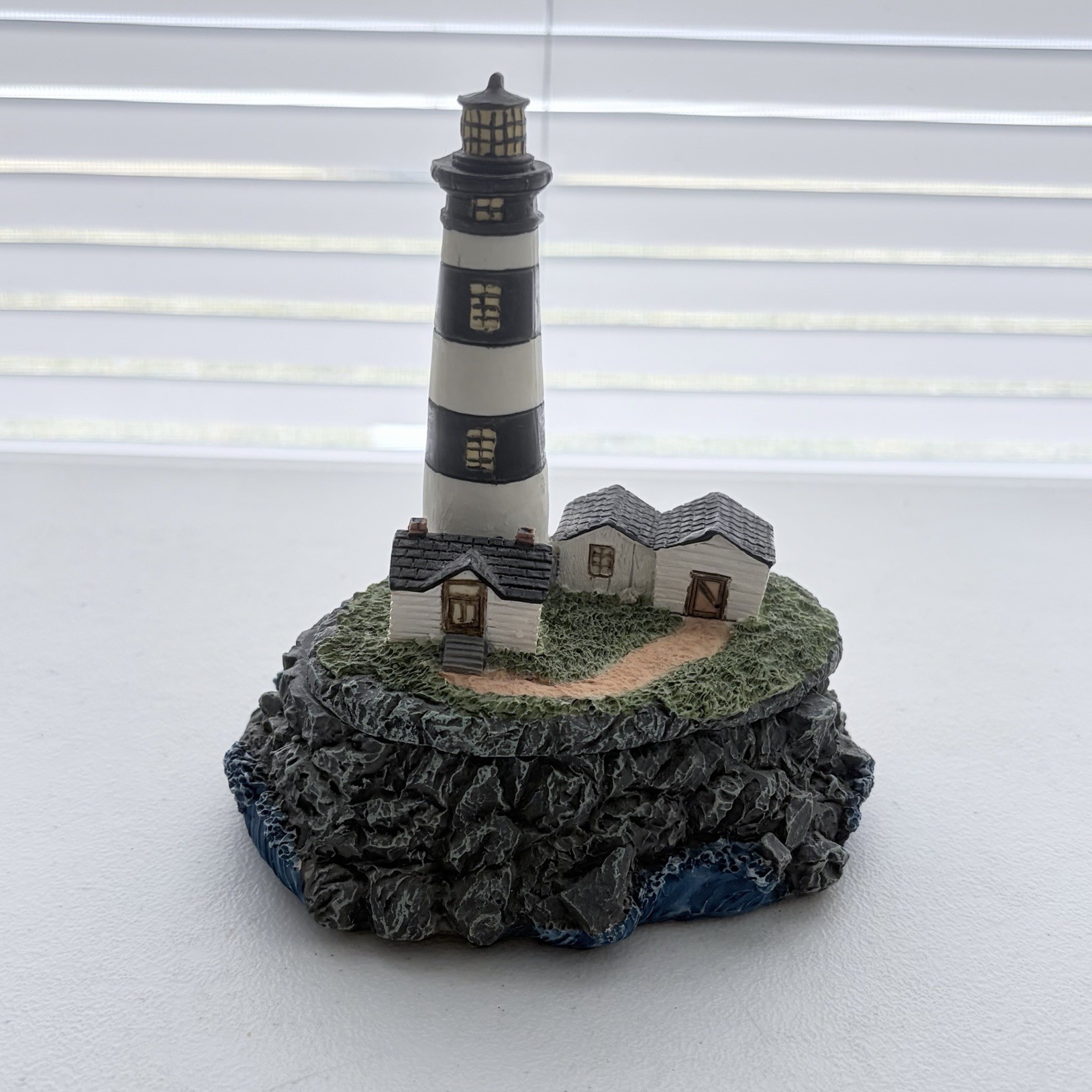 American Heritage Bodie Island, NC Lighthouse Trinket Box 5\