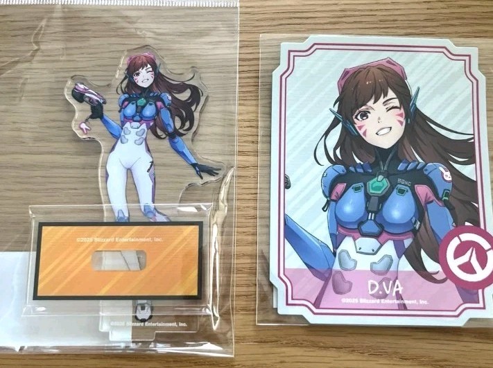 Overwatch D.Va Acrylic Stand & Illustration Card Set - Authentic Blizzard Overwatch D.Va Acrylic Stand & Illustration Card Set - Authentic Blizzard
