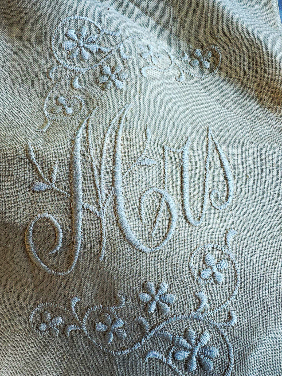 Vintage Set of 2 yellow Linen Monogrammed Embroidered Hand Towel s
