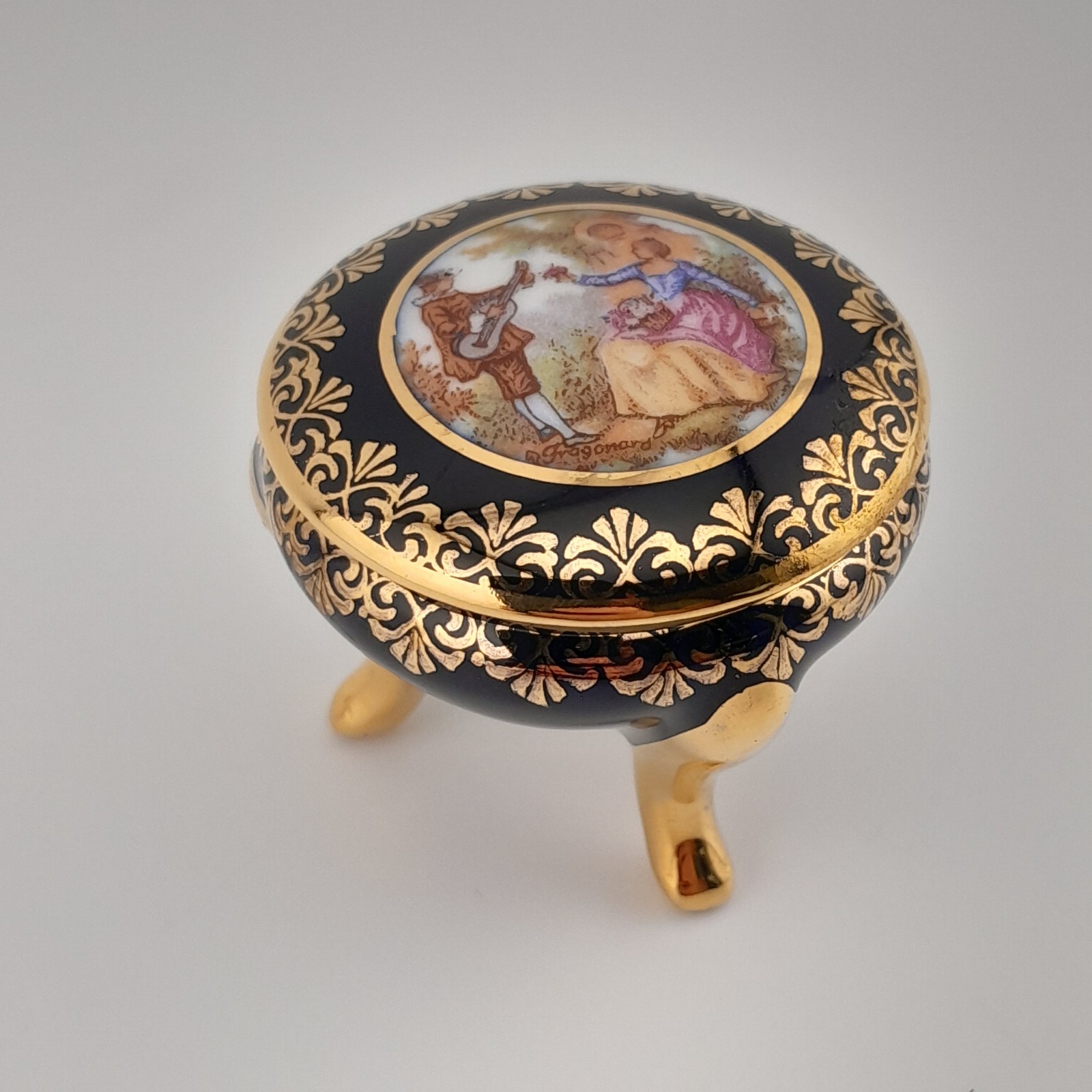 Vintage Limoges France FM Courting Couple Trinket Box Cobalt Gold Fragonard 3Leg