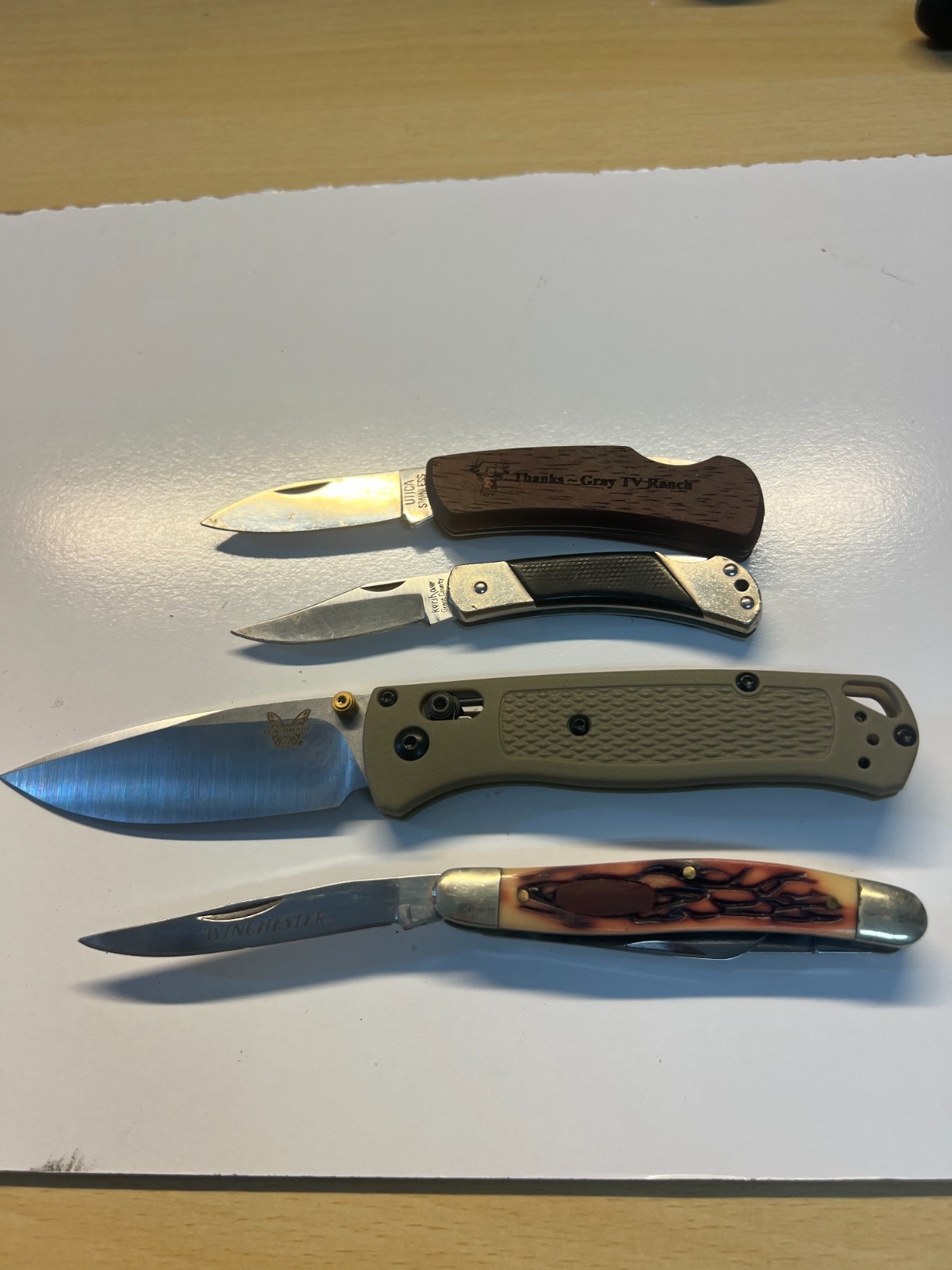 mixed lot of 4 knives