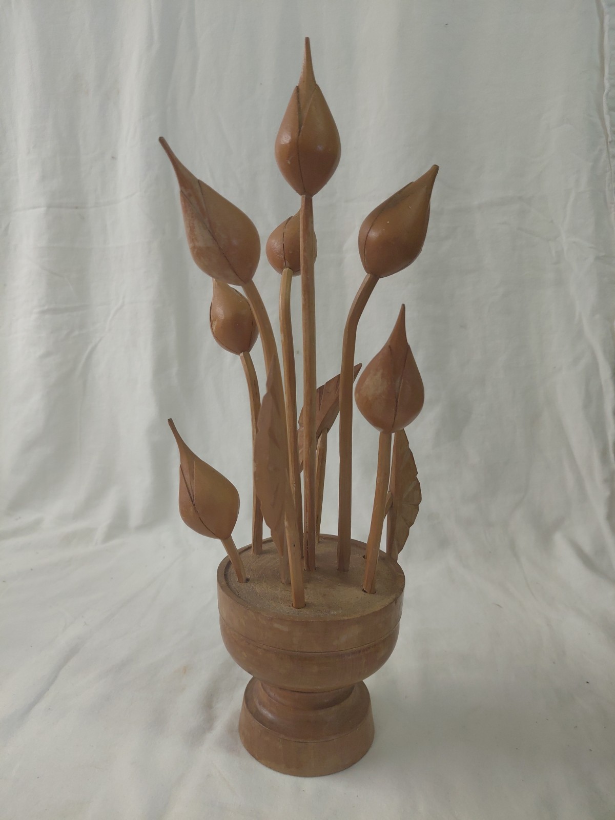 MCM Mid Century Mod. 15” Wooden Floral Flower Carved Arrangement Sculpture READ