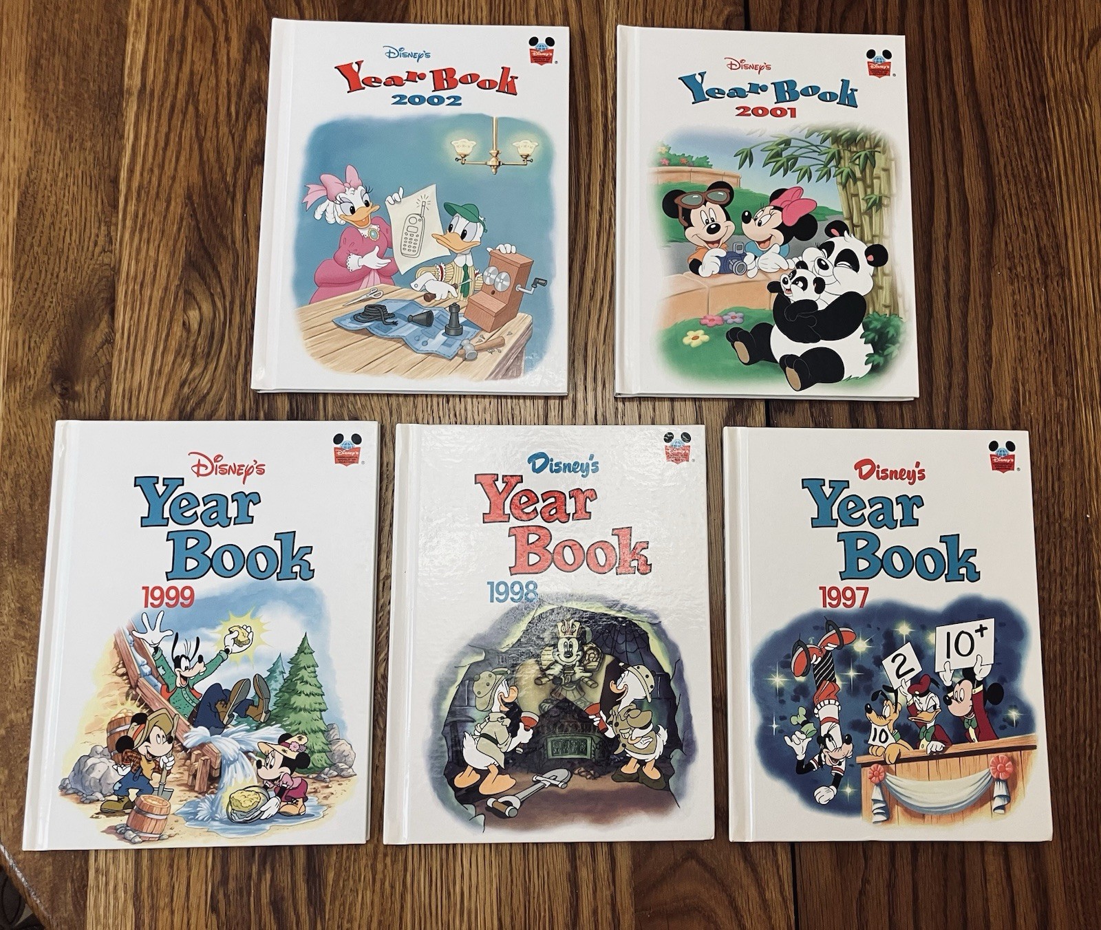 Vintage Disney’s Year Books Lot of 5-1997, 1998, 1999, 2001, 2002 Hard Cover EUC Vintage Disney’s Year Books Lot of 5-1997, 1998, 1999, 2001, 2002 Hard Cover EUC
