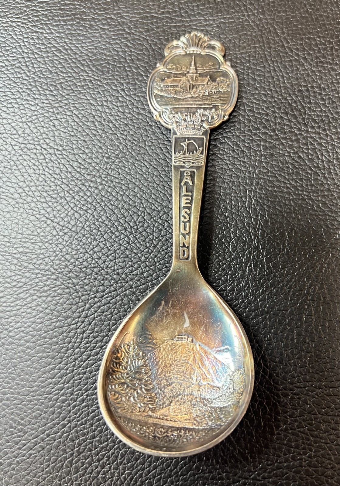 Burgundy Kirke Alesund Norway Souvenir Spoon Alaska Mountain 60 NM 5.5 inches 