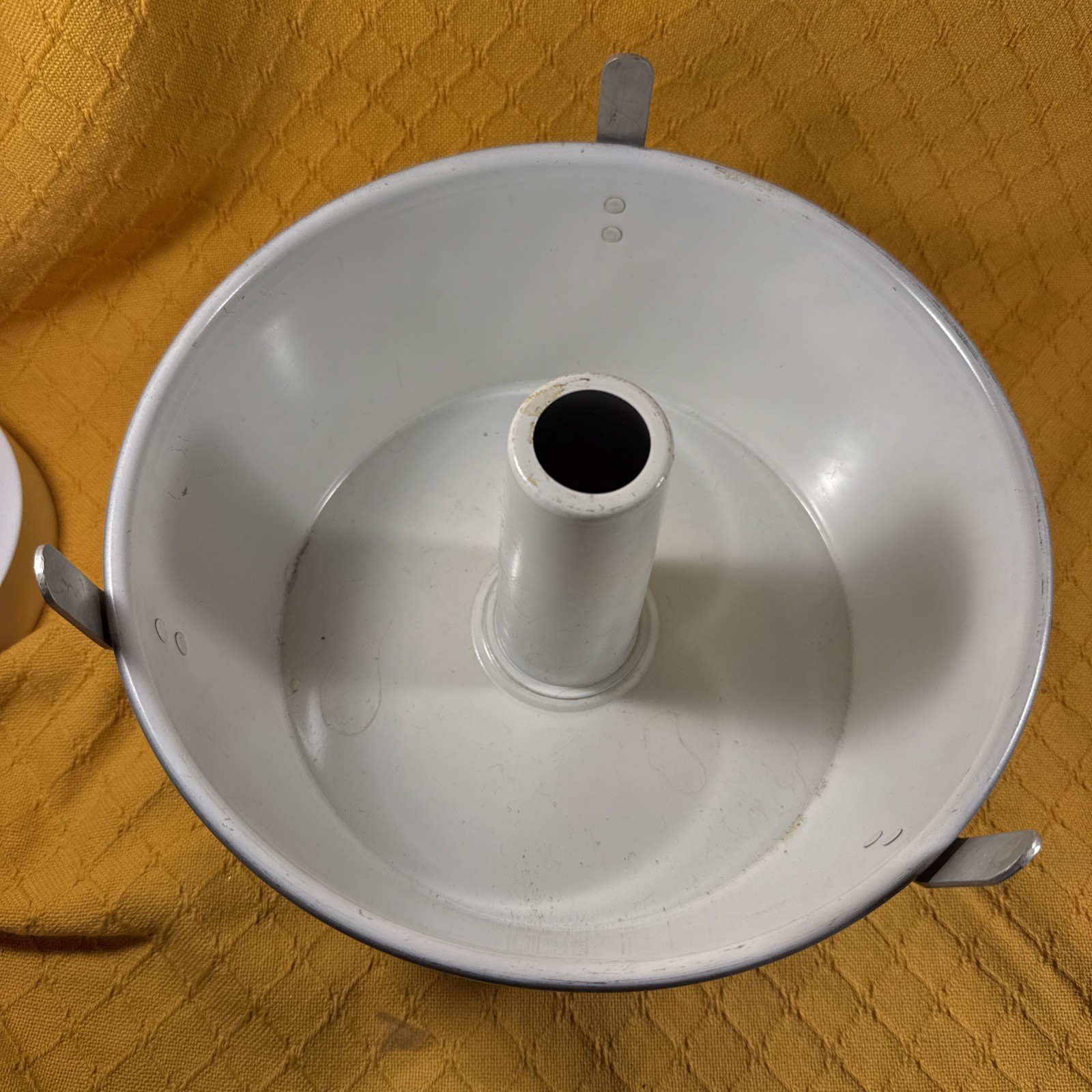 Vintage MIRRO Aluminum Angel Food Cake Pan 10\