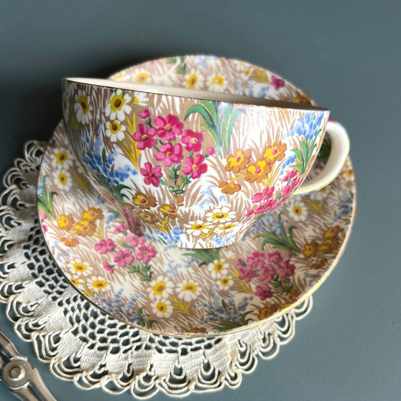 Rare Vintage Royal Winton Marguerite Oversized Breakfast Tea Cup