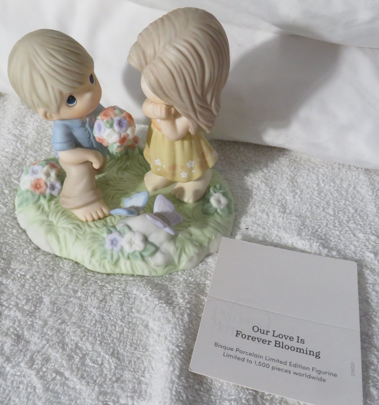 Precious Moments OUR LOVE IS FOREVER BLOOMING 219021 - #0201/1500 NEW