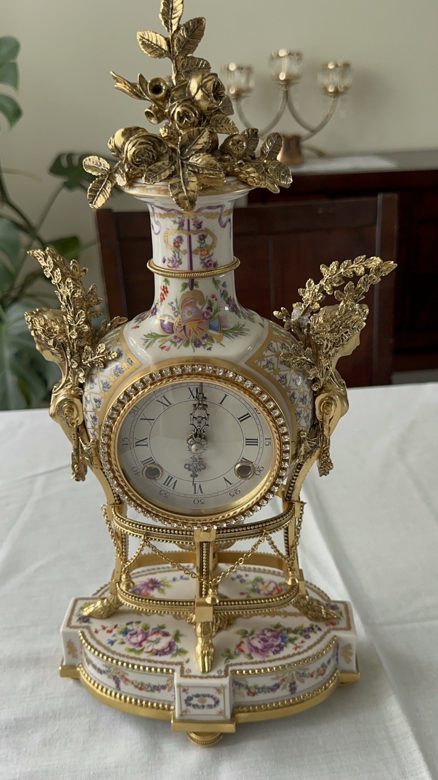 Marie Antoinette Clock Victoria&Albert MuseumReproduction BronzePorcelain 16.25” Marie Antoinette Clock Victoria&Albert MuseumReproduction BronzePorcelain 16.25”