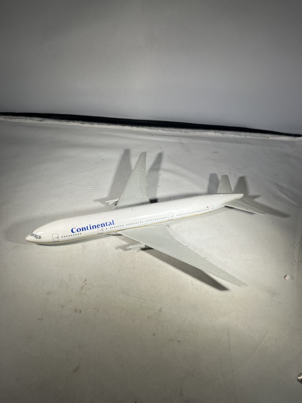 Continental Airlines Boeing 777-200 N27015 I believe parts only  AL