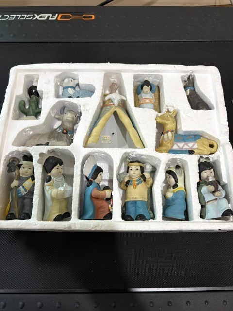 Vtg 1996 Native American Nativity Set 13 Pc Porcelain Hand Painted Cactus Teepee