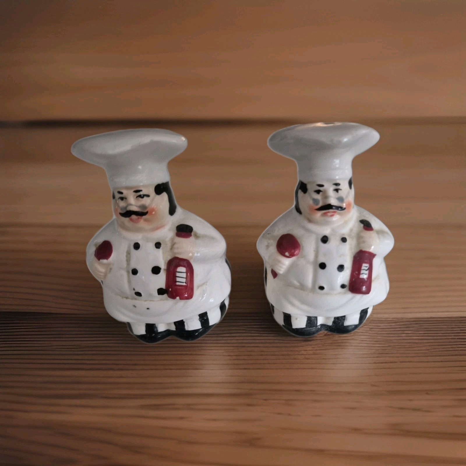 Chef Ceramic Novelty Salt & Pepper Shakers Set White Black Red Food Theme Chef Ceramic Novelty Salt & Pepper Shakers Set White Black Red Food Theme