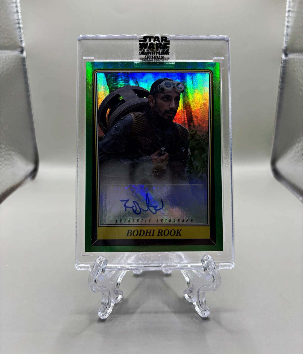 2023 Topps Star Wars Signature Series Riz Ahmed Bodhi Rook AB-RA Green /25 Auto
