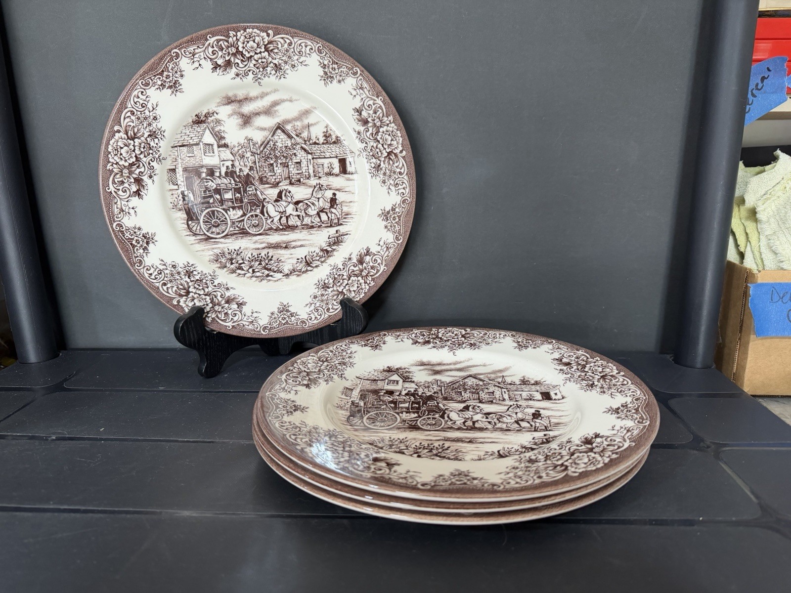 ROYAL STAFFORD COACHING SCENE Set of 4 Dinner Plates 11\