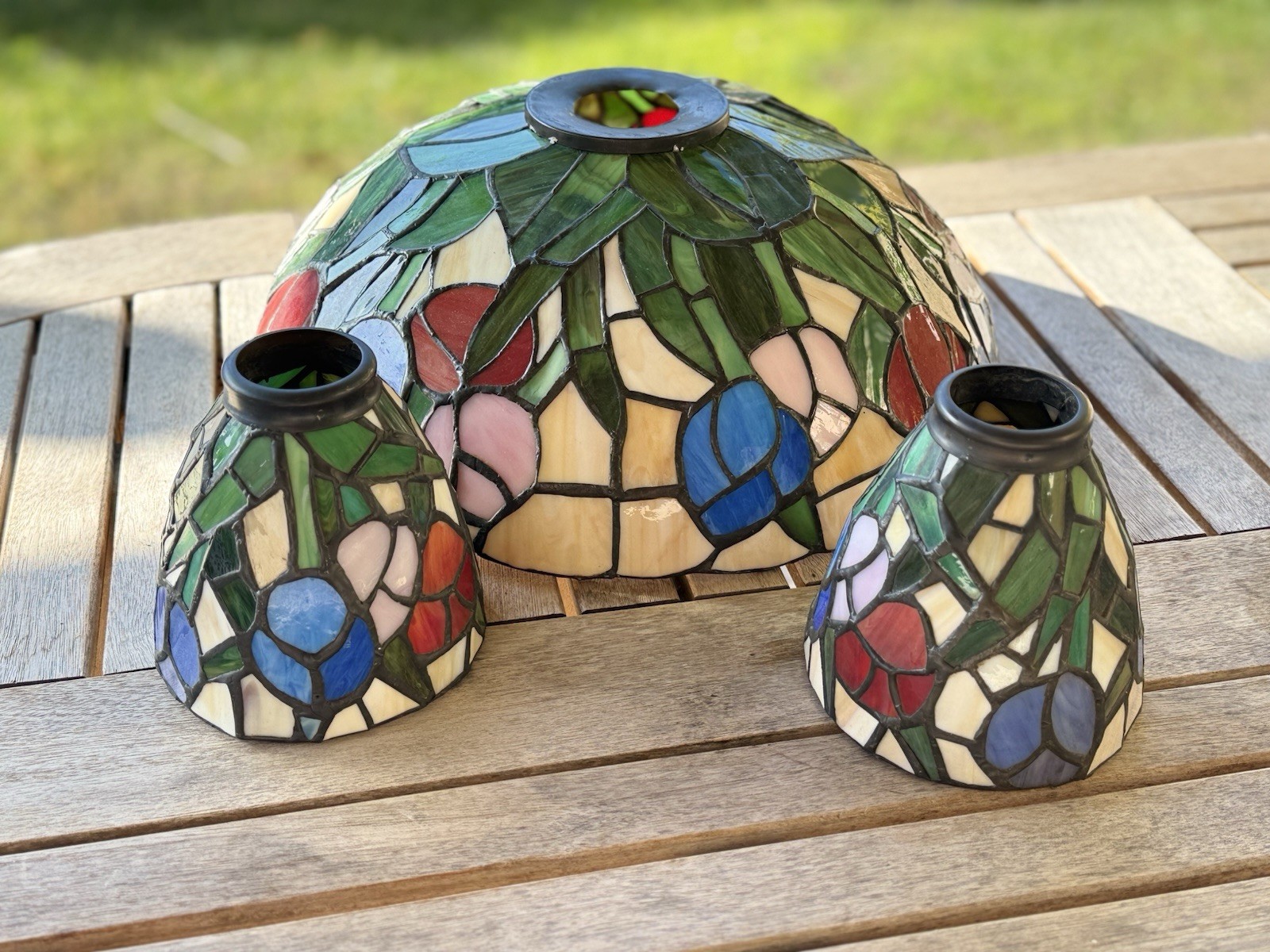 Tiffany Style Stained Glass Lamp Shade With 2 Matching Smaller Shades Roses