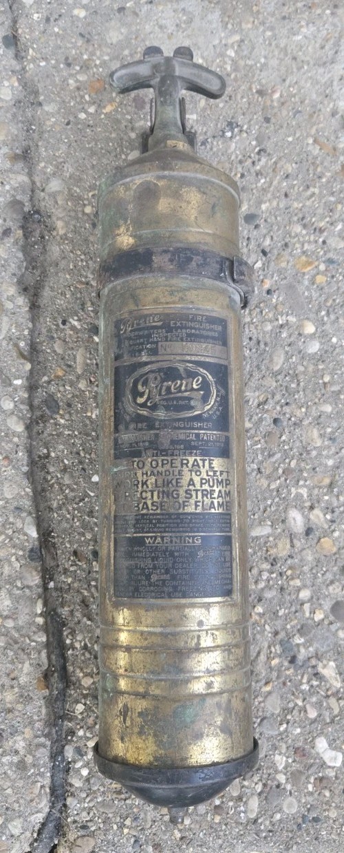 Antique Brass Pyrene Fire Extinguisher 1 1/2 Quart Made USA No 59845