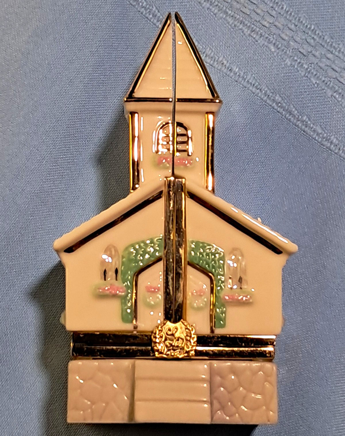 Lenox Treasures Holiday Church Treasure Box Trinket Box Ivory Fine China