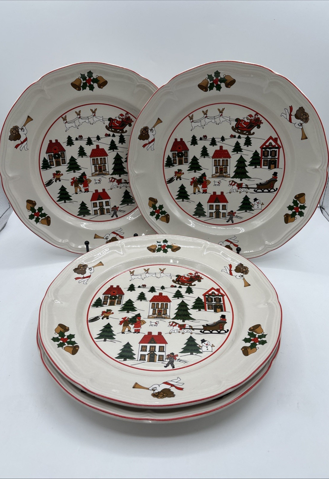 Set of 4 Jamestown China Joy Of Christmas Scalloped Rim Dinner Plates 10 1/2”