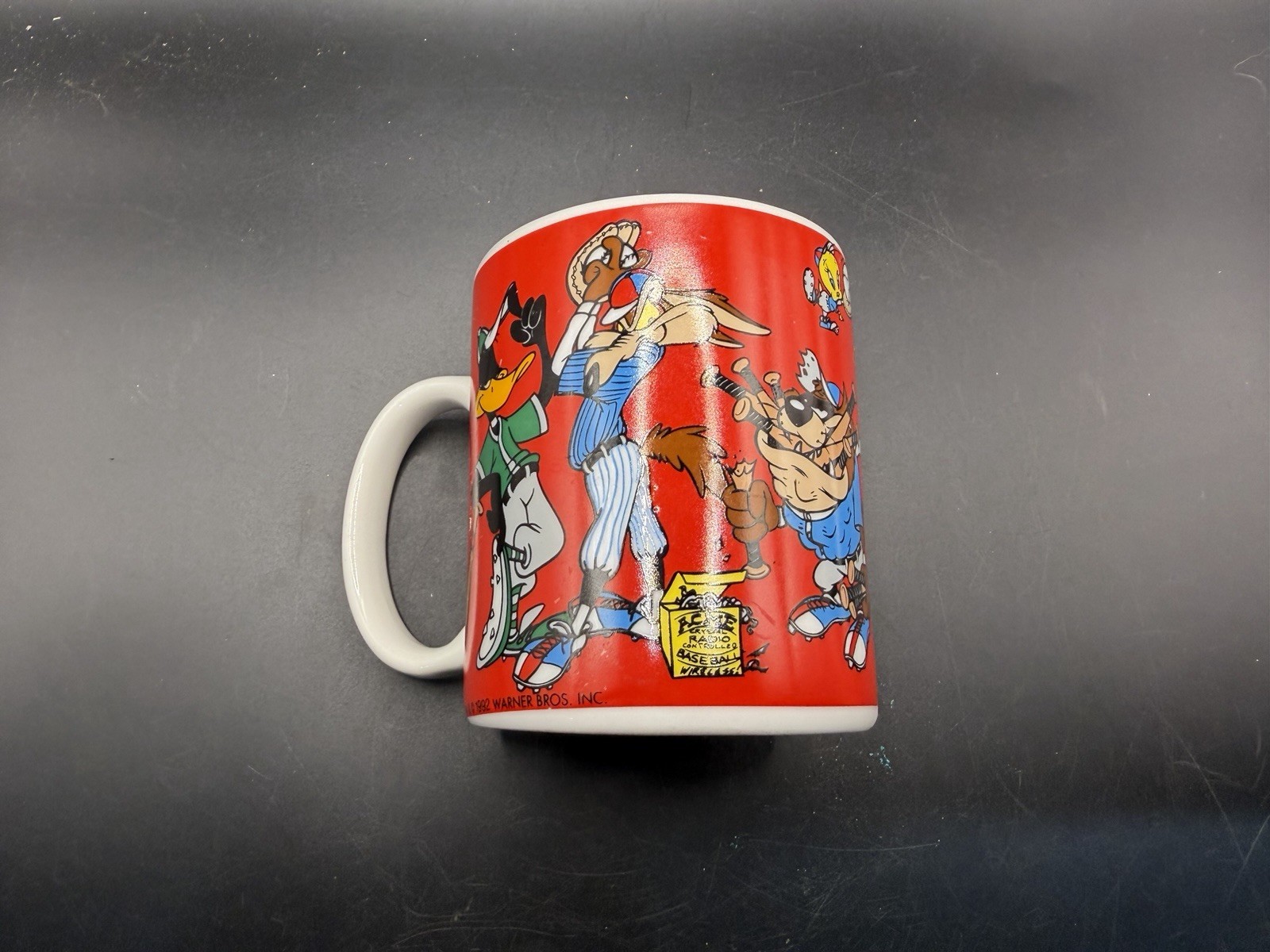 Vintage 1992 Looney Tunes Baseball Ceramic Mug Red Bugs Bunny Taz Daffy