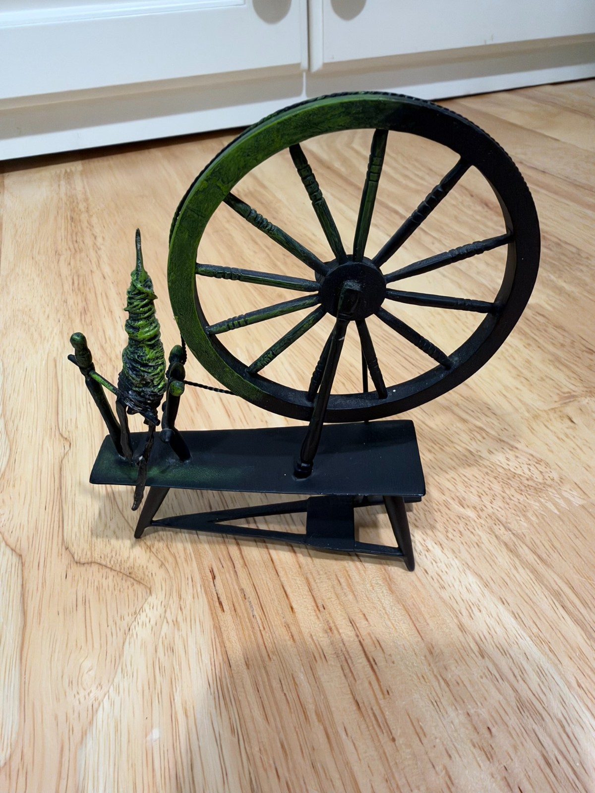Disney Classic Collection Spinning an Evil Spell Spinning Wheel Sleeping Beauty