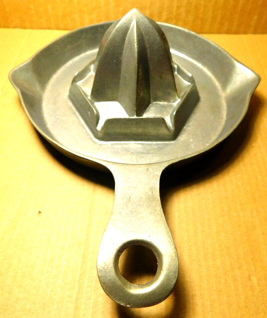 Unbranded~Cast Aluminum Citrus Juicer Reamer With Two Pour Spouts Vtg- With Flaw