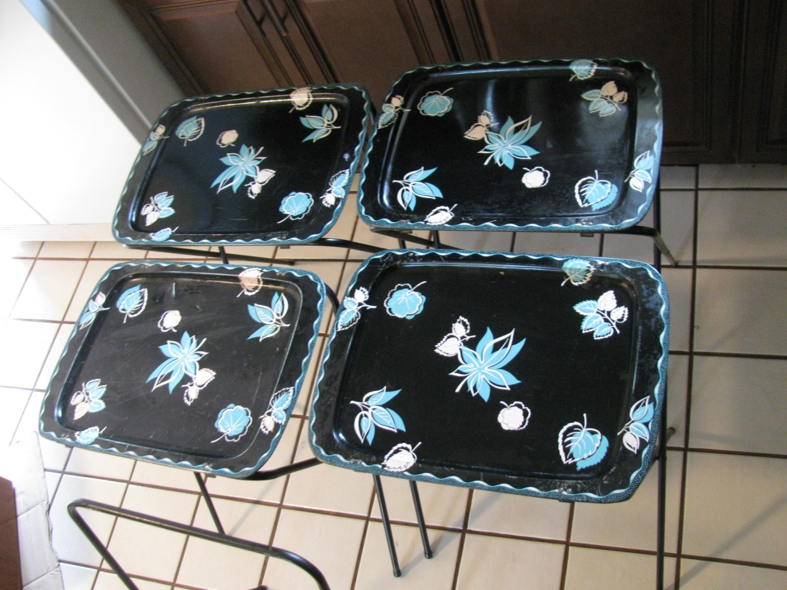 4 MCM Metal Folding TV Trays Black w/ Leaves with Stand 18\ 4 MCM Metal Folding TV Trays Black w/ Leaves with Stand 18\