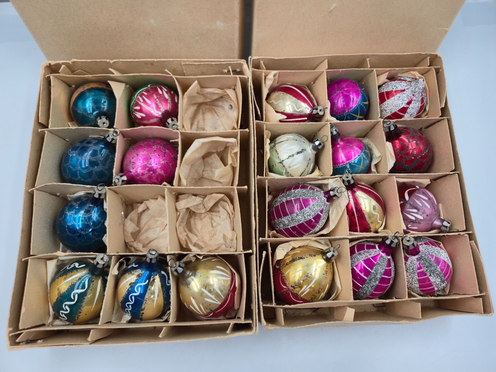 VTG 20 Poland Hand-Painted Mercury Glass Christmas Ornaments 4\