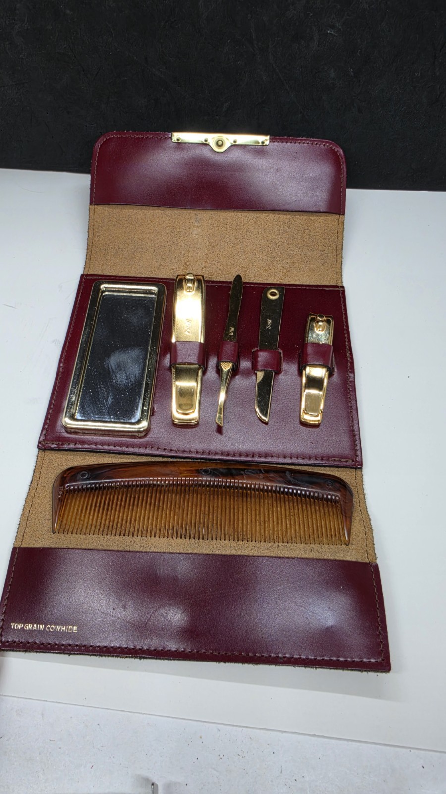 W.E. Bassett USA Trim Nail Kit Heirloom Gold  Clippers Tweezer Blade Comb Mirror