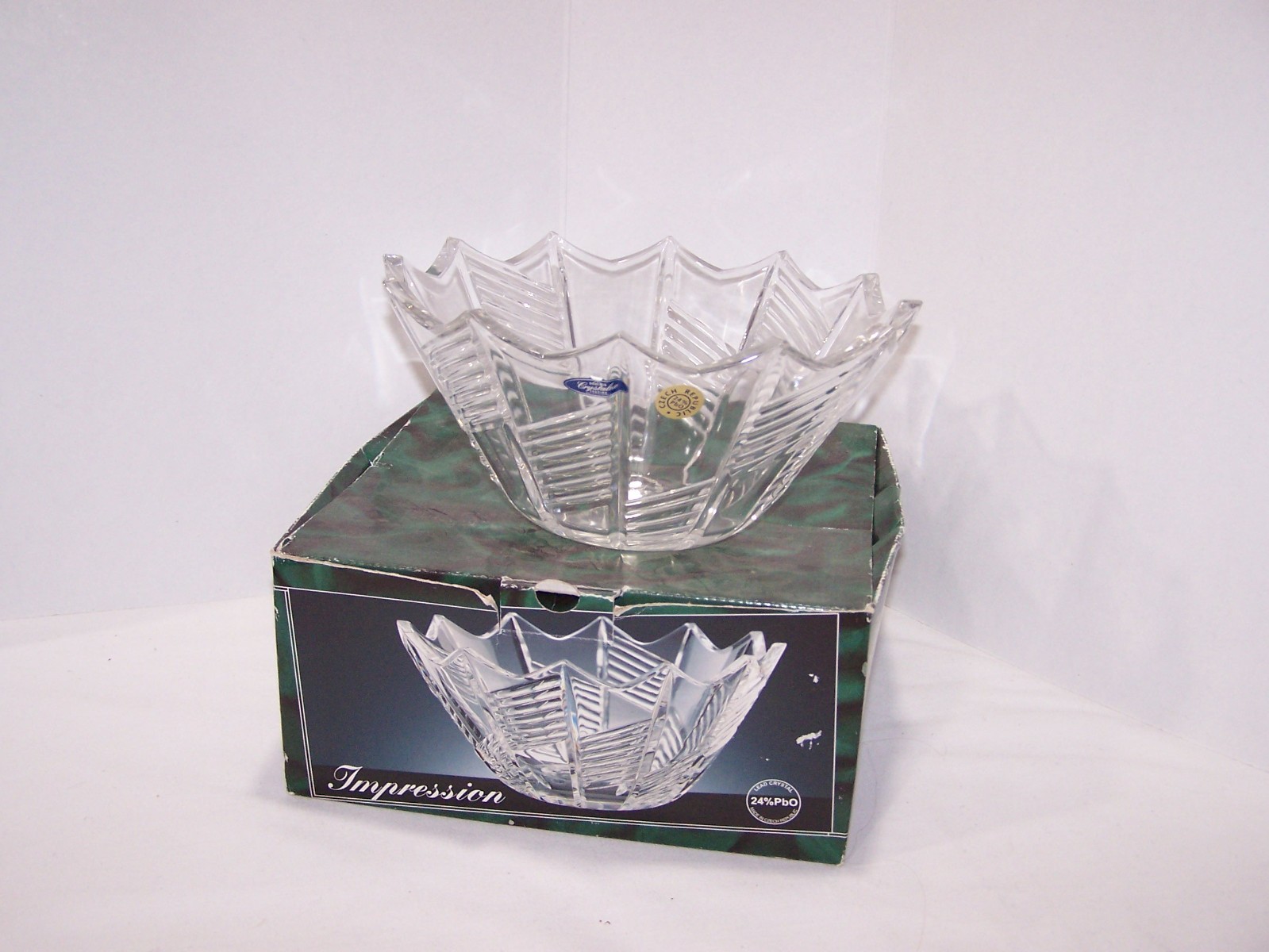 BOHEMIA 24% LEAD CRYSTAL SCHALE BOWL WTAGS BOX 69010 IMPRESSION