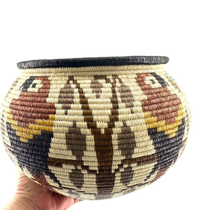 WOUNAAN WEAVER PANAMA CRISTINA NEGRIA TEUCAMA weaved BASKET 7 x 8 H Macaw Parrot
